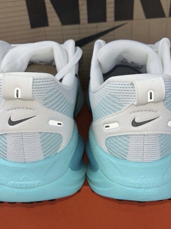 NEW Nike Vomero 18 White Dusty Cactus Black Running HM6803103 Men\'s Size 14 main image 4